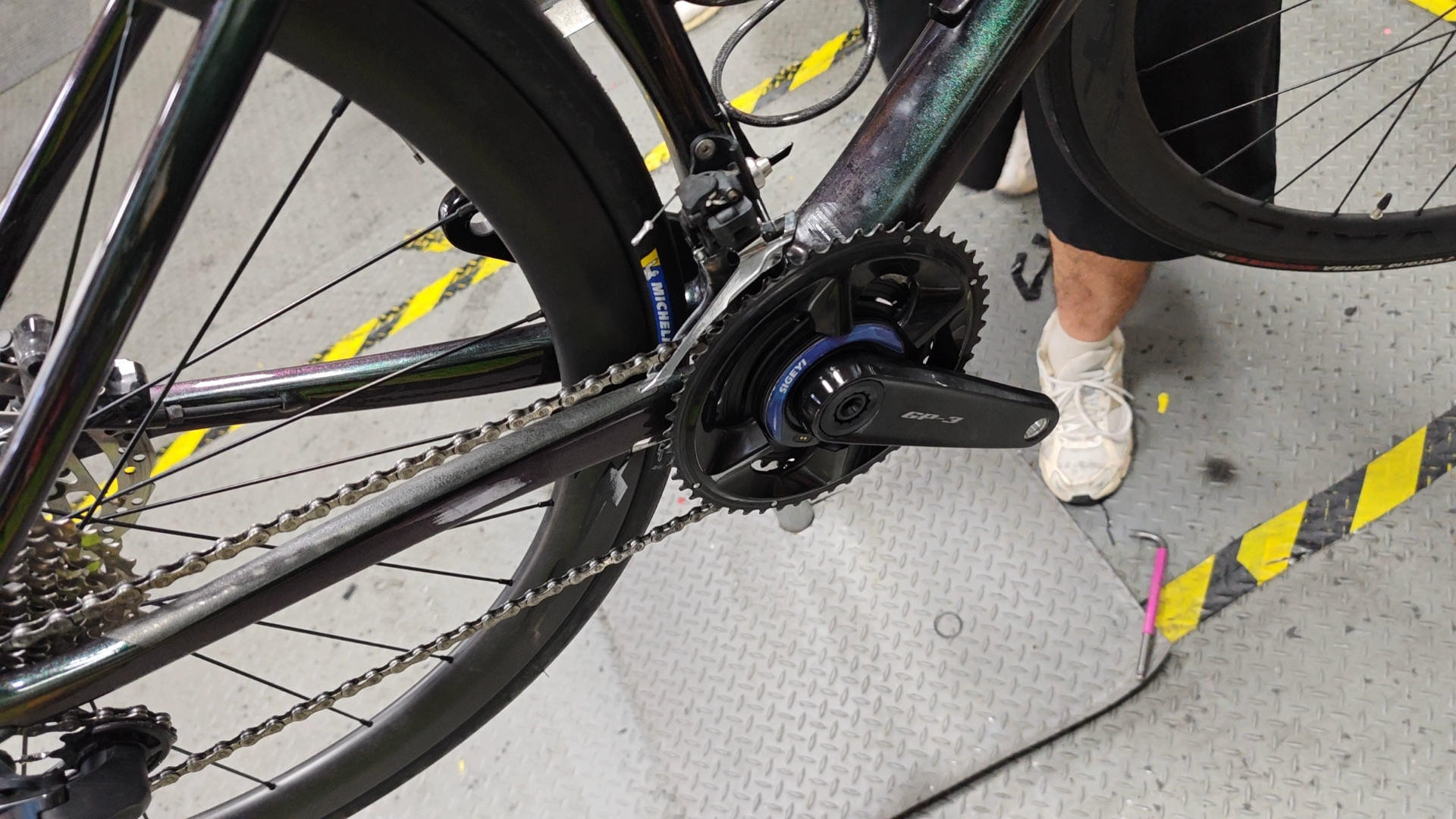 24 AXLE CARBON CRANKSET photo review